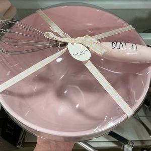 Bundle Rae Dunn Mixing Bowl and Towel Bundle